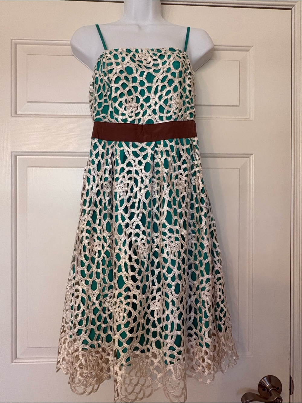 Women’s Boutique Green Lace Overlay Dress with Brown Waistband, Size Medium